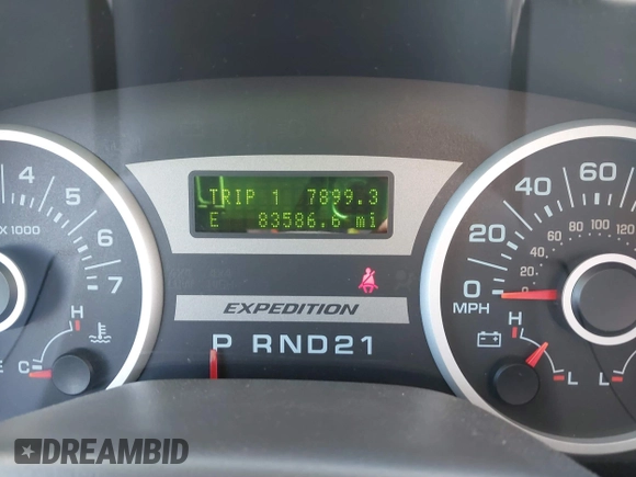 2005 Ford Expedition Special Service with VIN 1FMFU16575LA44568, listed as a IAAI auction lot 42056038 with 83,586 mi miles. Bid and sale history available at carsss.com. Image 15.