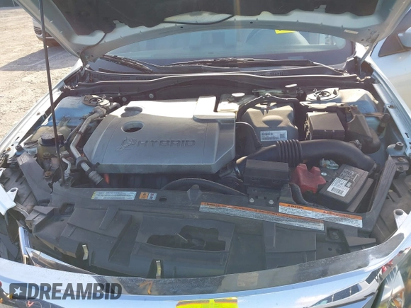 2010 Ford Fusion Hybrid with VIN 3FADP0L35AR354431, listed as a IAAI auction lot 42107722 with 142,250 mi miles. Bid and sale history available at carsss.com. Image 10.