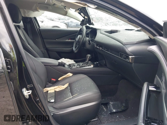 2024 Mazda CX-30 S Select Sport z VIN 3MVDMBBMXRM697784, wystawiony jako IAAI lot #42290201 z przebiegiem 17 040 mil mil oraz . Historia ofert i sprzedaży dostępna na DreamBid. Obrazek 5.