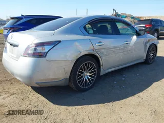 2012 Nissan Maxima S z VIN 1N4AA5AP5CC846756, wystawiony jako IAAI lot #42060602 z przebiegiem 210 370 mil mil oraz . Historia ofert i sprzedaży dostępna na DreamBid. Obrazek 4.