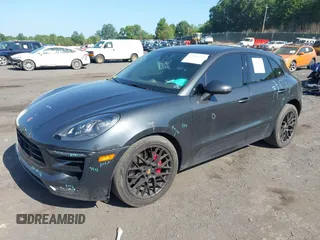 2018 Porsche Macan GTS z VIN WP1AG2A57JLB64544, wystawiony jako IAAI lot #42561773 z przebiegiem 59 400 mil mil oraz . Historia ofert i sprzedaży dostępna na DreamBid. Obrazek 2.