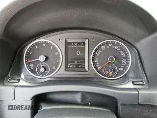2017 Volkswagen Tiguan Wolfsburg Edition z VIN WVGRV7AXXHW502712, wystawiony jako Copart lot #60052095 z przebiegiem 85 821 mil mil oraz Czysty tytuł • Clean title. Historia ofert i sprzedaży dostępna na DreamBid. Obrazek 9.