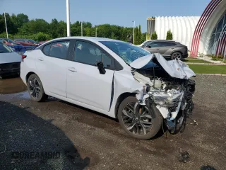 2024 Nissan Versa SR z VIN 3N1CN8FV3RL906503, wystawiony jako Copart lot #60520285 z przebiegiem 30 285 mil mil oraz Nie do naprawy • Non repairable. Historia ofert i sprzedaży dostępna na DreamBid. Obrazek 4.