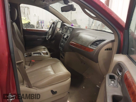 2015 Chrysler Town & Country Touring L with VIN 2C4RC1CG8FR525304, listed as a IAAI auction lot 41829438 with 125,587 mi miles and . Bid and sale history available at DreamBid. Image 5.