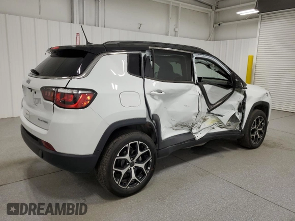 2025 Jeep Compass Limited z VIN 3C4NJDCNXST522819, wystawiony jako Copart lot #63594025 z przebiegiem 17 856 mil mil oraz Czysty tytuł • Clean title. Historia ofert i sprzedaży dostępna na DreamBid. Obrazek 3.