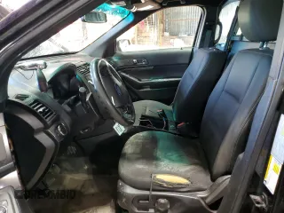 2017 Ford Police Interceptor Utility z VIN 1FM5K8AR0HGE01722, wystawiony jako Copart lot #50491815 z przebiegiem 187 912 mil mil oraz Szkody całkowita. Historia ofert i sprzedaży dostępna na DreamBid. Obrazek 7.