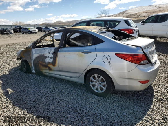2012 Hyundai Accent GLS z VIN KMHCT4AE7CU197781, wystawiony jako Copart lot #48060465 z przebiegiem Nie podano mil oraz Nie do naprawy. Historia ofert i sprzedaży dostępna na DreamBid. Obrazek 2.