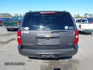 2010 Chevrolet Suburban LS with VIN 1GNUCHE07AR125498, listed as a IAAI auction lot 41427576 with 266,150 mi miles. Bid and sale history available at carsss.com. Image 16.