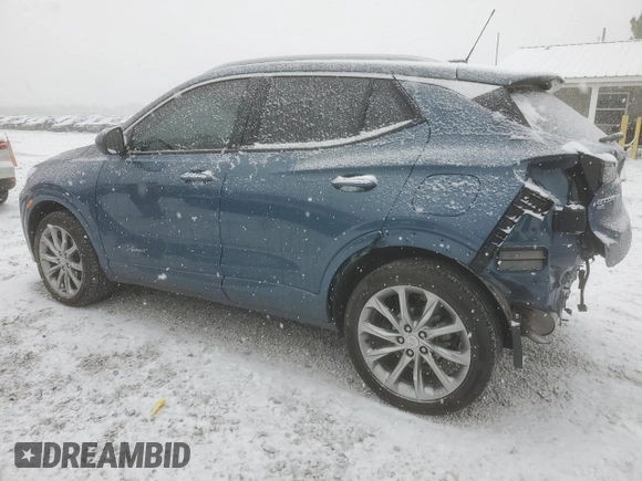 2024 Buick Encore GX Avenir z VIN KL4AMGSL9RB019571, wystawiony jako Copart lot #87971905 z przebiegiem 17 848 mil mil oraz Szkoda całkowita • Salvage title. Historia ofert i sprzedaży dostępna na DreamBid. Obrazek 2.
