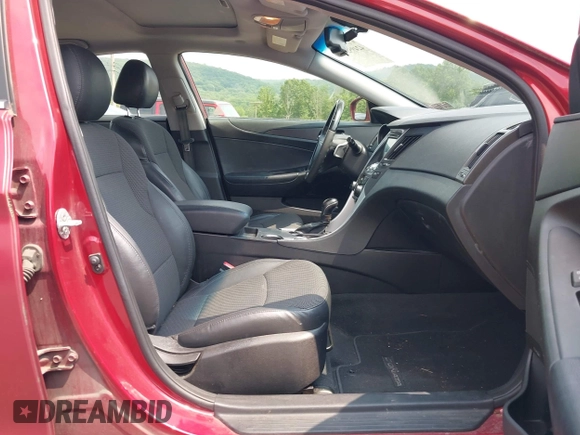 2012 Hyundai Sonata SE z VIN 5NPEC4AC0CH411449, wystawiony jako IAAI lot #42495294 z przebiegiem 109 080 mil mil oraz . Historia ofert i sprzedaży dostępna na DreamBid. Obrazek 5.