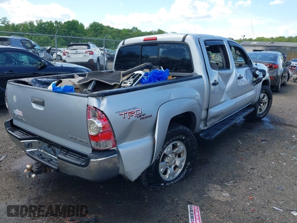 2006 Toyota Tacoma z VIN 5TELU42N56Z234046, wystawiony jako IAAI lot #42197128 z przebiegiem 143 715 mil mil oraz . Historia ofert i sprzedaży dostępna na DreamBid. Obrazek 4.