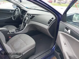 2013 Hyundai Sonata GLS z VIN 5NPEB4AC7DH712823, wystawiony jako IAAI lot #42132737 z przebiegiem 108 993 mil mil oraz . Historia ofert i sprzedaży dostępna na DreamBid. Obrazek 5.
