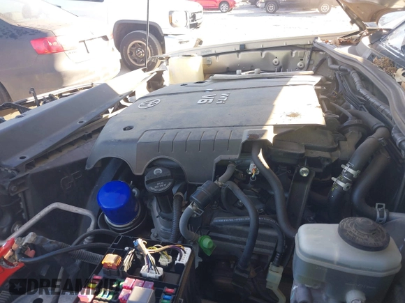 2005 Toyota Tacoma PreRunner with VIN 3TMKU72N75M001102, listed as a IAAI auction lot 41105774 with 233,167 mi miles. Bid and sale history available at carsss.com. Image 10.