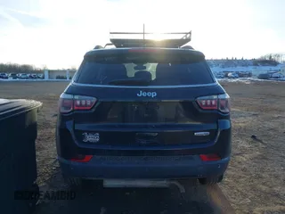 2018 Jeep Compass Altitude with VIN 3C4NJDBB5JT117506, listed as a IAAI auction lot 41447381 with 93,577 mi miles and . Bid and sale history available at carsss.com. Image 16.