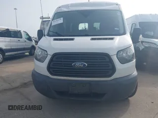 2018 Ford Transit Passenger XL z VIN 1FMZK1CM1JKA17249, wystawiony jako IAAI lot #42143530 z przebiegiem 218 425 mil mil oraz . Historia ofert i sprzedaży dostępna na DreamBid. Obrazek 12.
