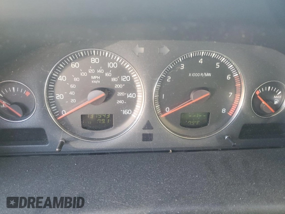 2004 Volvo V70 XC70 with VIN YV1SZ59H841156544, listed as a Copart auction lot 75220694 with 131,943 mi miles and Salvage Title. Bid and sale history available at carsss.com. Image 9.