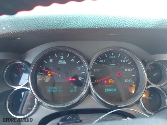 2011 Chevrolet Silverado 1500 LT with VIN 3GCPKSE31BG403653, listed as a IAAI auction lot 41764157 with 207,967 mi miles. Bid and sale history available at carsss.com. Image 7.