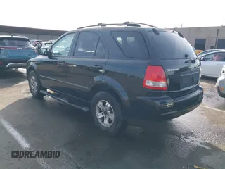 2005 Kia Sorento LX with VIN KNDJD733055359236, listed as a IAAI auction lot 41681533 with 204,755 mi miles. Bid and sale history available at carsss.com. Image 3.
