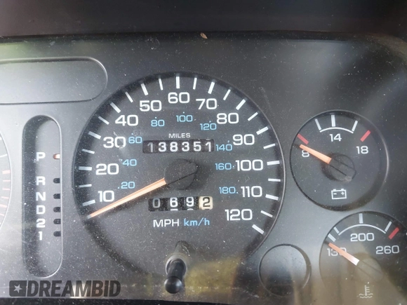 1996 Dodge 1500 z VIN 3B7HC13Y3TG157426, wystawiony jako IAAI lot #42007340 z przebiegiem 138 351 mil mil oraz . Historia ofert i sprzedaży dostępna na DreamBid. Obrazek 7.