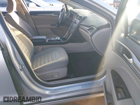 2018 Ford Fusion Hybrid SE with VIN 3FA6P0LU9JR162611, listed as a IAAI auction lot 41760137 with 62,658 mi miles. Bid and sale history available at carsss.com. Image 5.