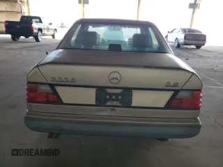 1990 Mercedes-Benz 300 with VIN WDBEA26D3LB134095, listed as a Copart auction lot 86105544 with 143,785 mi miles and Clean Title. Bid and sale history available at DreamBid. Image 6.