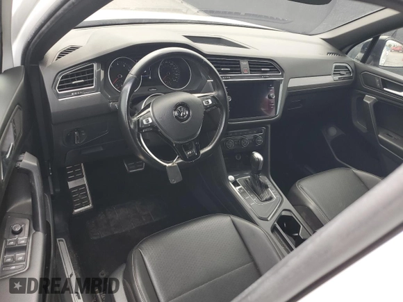2021 Volkswagen Tiguan SE z VIN 3VV3B7AX9MM133615, wystawiony jako Copart lot #59542955 z przebiegiem 69 946 mil mil oraz Czysty tytuł • Clean title. Historia ofert i sprzedaży dostępna na DreamBid. Obrazek 8.
