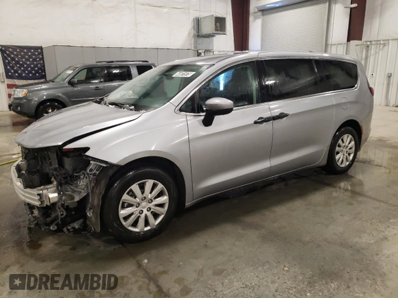 2021 Chrysler Voyager L z VIN 2C4RC1AG7MR553238, wystawiony jako Copart lot #44531975 z przebiegiem 20 065 mil mil oraz Czysty tytuł • Clean title. Historia ofert i sprzedaży dostępna na DreamBid. Obrazek 1.