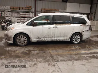 2011 Toyota Sienna XLE with VIN 5TDDK3DC0BS005250, listed as a IAAI auction lot 41526861 with 145,466 mi miles. Bid and sale history available at carsss.com. Image 14.