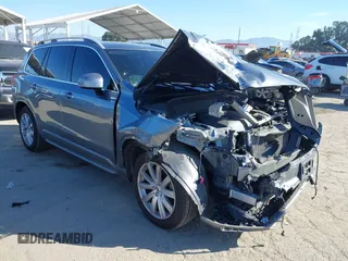 2018 Volvo XC90 Momentum with VIN YV4102PK3J1341909, listed as a IAAI auction lot 41616148 with 72,204 mi miles. Bid and sale history available at carsss.com. Image 1.