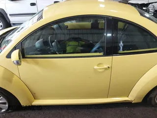2009 Volkswagen Beetle S with VIN 3VWPW31C59M518927, listed as a IAAI auction lot 42126615 with 147,438 mi miles and . Bid and sale history available at DreamBid. Image 14.