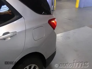 2021 Chevrolet Equinox LS z VIN 3GNAXFEV9MS175215, wystawiony jako IAAI lot #42554213 z przebiegiem 83 171 mil mil oraz . Historia ofert i sprzedaży dostępna na DreamBid. Obrazek 12.