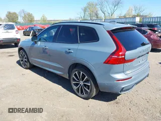2023 Volvo XC60 Plus Dark Theme with VIN YV4L12RW8P1290213, listed as a IAAI auction lot 41975816 with 7,922 mi miles. Bid and sale history available at carsss.com. Image 3.