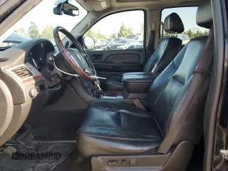 2008 Cadillac Escalade z VIN 1GYFK63858R183602, wystawiony jako Copart lot #45517605 z przebiegiem 131 197 mil mil oraz Szkody całkowita. Historia ofert i sprzedaży dostępna na DreamBid. Obrazek 7.