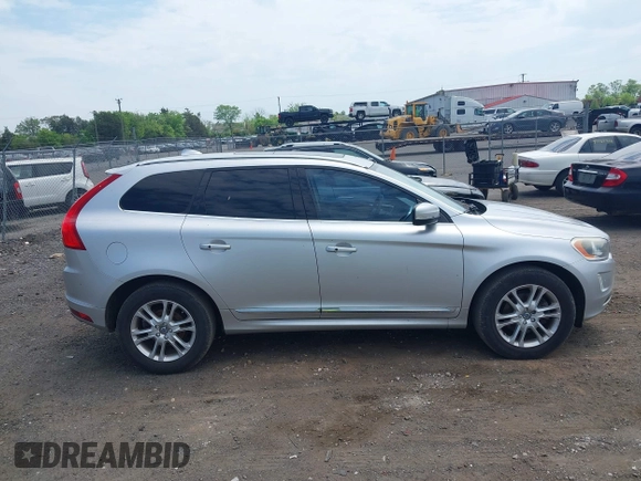 2016 Volvo XC60 T5 Premier with VIN YV4612RK0G2842422, listed as a IAAI auction lot 42123143 with 165,081 mi miles. Bid and sale history available at carsss.com. Image 13.