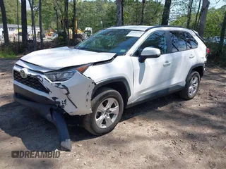 2021 Toyota RAV4 XLE z VIN 2T3W1RFV5MW118836, wystawiony jako IAAI lot #42031596 z przebiegiem 56 712 mil mil oraz . Historia ofert i sprzedaży dostępna na DreamBid. Obrazek 2.