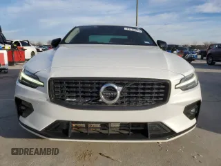 2021 Volvo S60 Momentum with VIN 7JR102FZ3MG118709, listed as a Copart auction lot 41132994 with 52,568 mi miles. Bid and sale history available at carsss.com. Image 5.