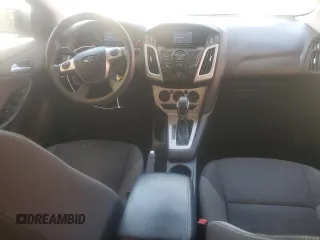 2014 Ford Focus SE z VIN 1FADP3K29EL239636, wystawiony jako Copart lot #59054945 z przebiegiem 130 960 mil mil oraz Czysty tytuł • Clean title. Historia ofert i sprzedaży dostępna na DreamBid. Obrazek 8.
