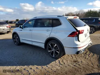 2024 Volkswagen Tiguan SEL R-Line with VIN 3VV4B7AX4RM103708, listed as a Copart auction lot 86616924 with 8,682 mi miles and Clean Title. Bid and sale history available at carsss.com. Image 2.
