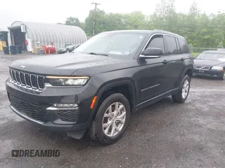 2023 Jeep Grand Cherokee Limited z VIN 1C4RJHBG8PC606569, wystawiony jako IAAI lot #42240268 z przebiegiem 32 892 mil mil oraz . Historia ofert i sprzedaży dostępna na DreamBid. Obrazek 2.