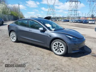 2021 Tesla Model 3 Long Range z VIN 5YJ3E1EBXMF036171, wystawiony jako IAAI lot #41980434 z przebiegiem 47 674 mil mil oraz . Historia ofert i sprzedaży dostępna na DreamBid. Obrazek 1.
