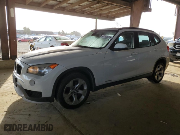 2015 BMW X1 sDrive28i with VIN WBAVM1C50FVW58031, listed as a Copart auction lot 48552735 with 205,392 mi miles and Salvage Title. Bid and sale history available at carsss.com. Image 1.