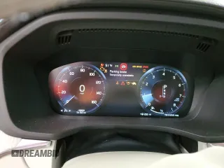 2021 Volvo XC60 Inscription с VIN YV4102DLXM1737403, выставлен на аукционе Copart как лот 84945084 с пробегом 19 900 миль миль и Списание • Salvage title. История ставок и продаж доступна на DreamBid. Изображение 9.