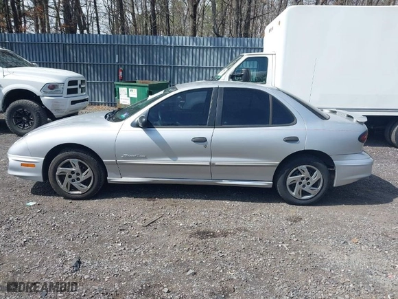 2002 Pontiac Sunfire SE with VIN 1G2JB524227481573, listed as a IAAI auction lot 41917718 with NaN miles. Bid and sale history available at carsss.com. Image 14.