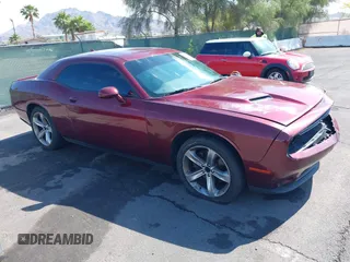 2017 Dodge Challenger R/T Plus z VIN 2C3CDZBT6HH656034, wystawiony jako IAAI lot #42190220 z przebiegiem 92 614 mil mil oraz . Historia ofert i sprzedaży dostępna na DreamBid. Obrazek 1.