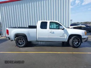 2009 GMC Sierra 1500 with VIN 1GTEC39J69Z260325, listed as a IAAI auction lot 41719022 with 207,647 mi miles and . Bid and sale history available at DreamBid. Image 13.