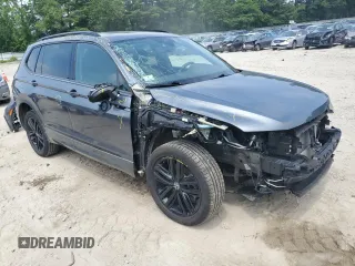 2022 Volkswagen Tiguan SE R-Line Black with VIN 3VV8B7AX0NM091052, listed as a Copart auction lot 60020515 with 46,687 mi miles and Salvage title. Bid and sale history available at DreamBid. Image 4.
