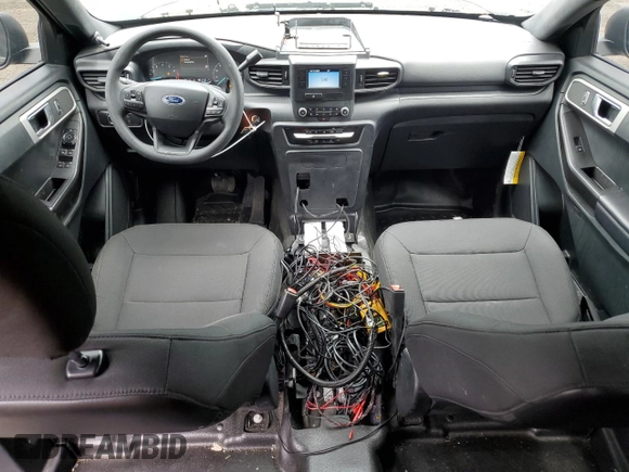 2021 Ford Police Interceptor Utility z VIN 1FM5K8AB3MGC44099, wystawiony jako Copart lot #56472655 z przebiegiem 79 701 mil mil oraz Tytuł czysty. Historia ofert i sprzedaży dostępna na DreamBid. Obrazek 8.