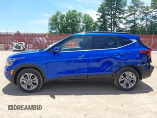 2024 Kia Seltos S z VIN KNDEU2AA4R7654467, wystawiony jako IAAI lot #42312105 z przebiegiem 1 599 mil mil oraz . Historia ofert i sprzedaży dostępna na DreamBid. Obrazek 14.