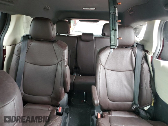 2021 Toyota Sienna Limited z VIN 5TDERKECXMS032404, wystawiony jako Copart lot #55144615 z przebiegiem 26 814 mil mil oraz Czysty tytuł • Clean title. Historia ofert i sprzedaży dostępna na DreamBid. Obrazek 10.