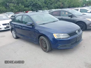 2014 Volkswagen Jetta SE with VIN 3VWD17AJ0EM402858, listed as a IAAI auction lot 42663051 with 138,606 mi miles and . Bid and sale history available at DreamBid. Image 1.